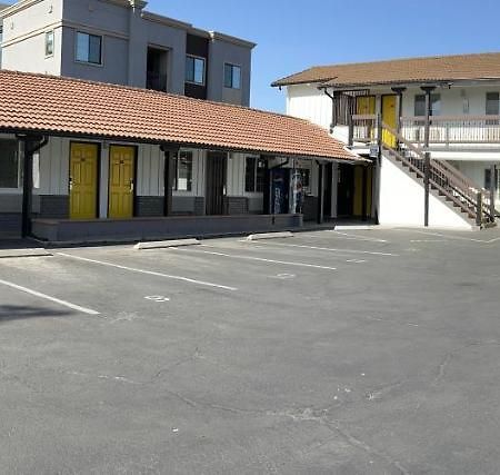 Escondido Inn Eksteriør bilde