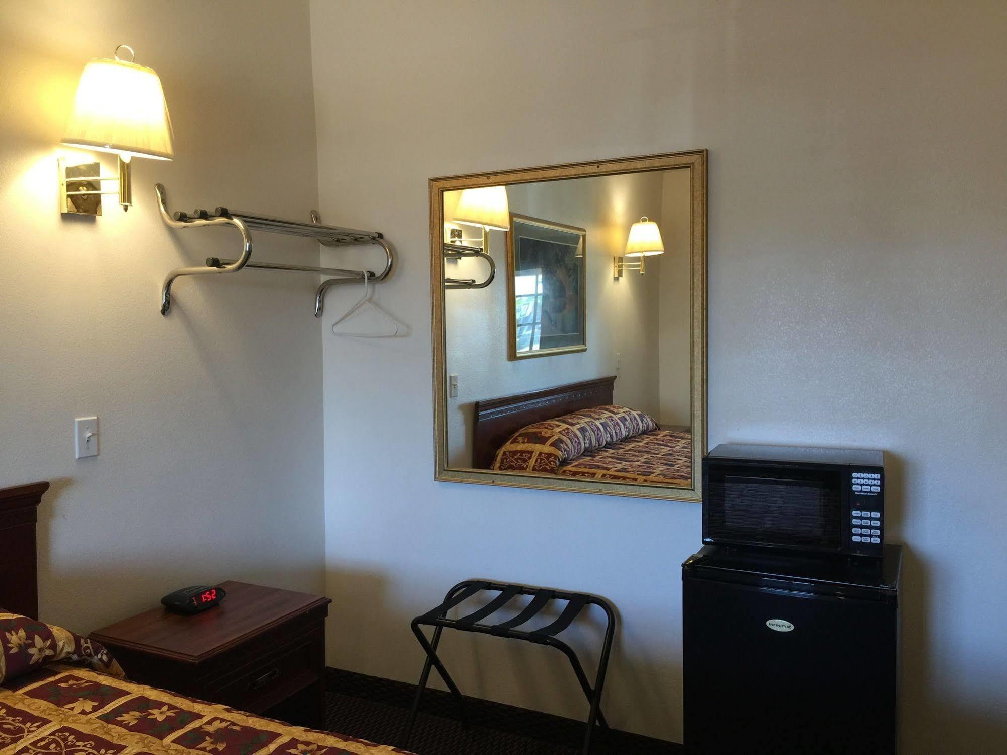 Escondido Inn Eksteriør bilde